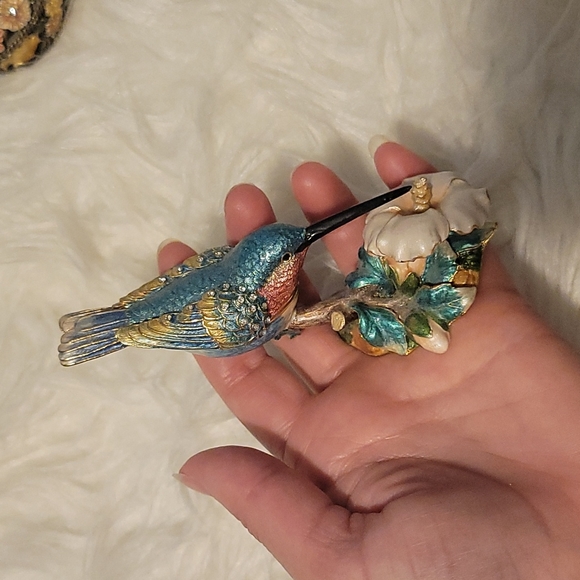 Boxes - Picture 4 of 9